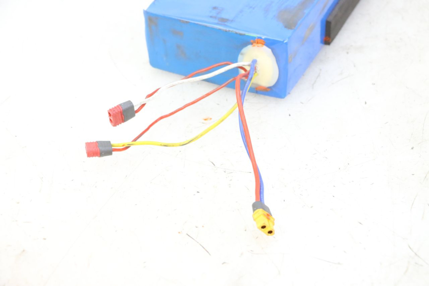 photo de BATTERIE HERO S10 1 - Alternative Perspektive