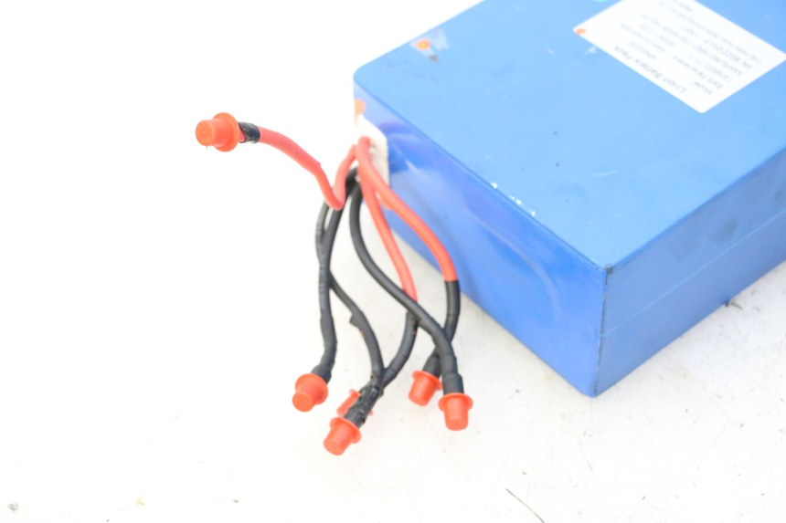 photo de BATTERIE DUALTRON VICTOR LIMITED 1 - Fokus auf die Struktur