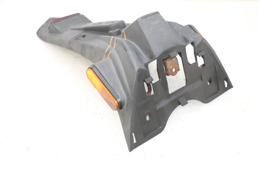 photo de SPRITZSCHUTZ KYMCO AGILITY CITY 4T 50 (2008 - 2016) - Details der Befestigungspunkte