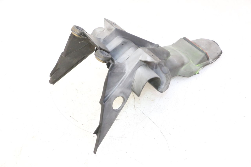 photo de SPRITZSCHUTZ HONDA CBF 125 (2009 - 2015) - Details der Befestigungspunkte