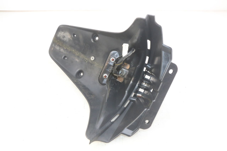 photo de HINTERER KOTFLüGEL PIAGGIO FLY 4T 50 (2013 - 2017) - Zoom auf Gebrauchszustand