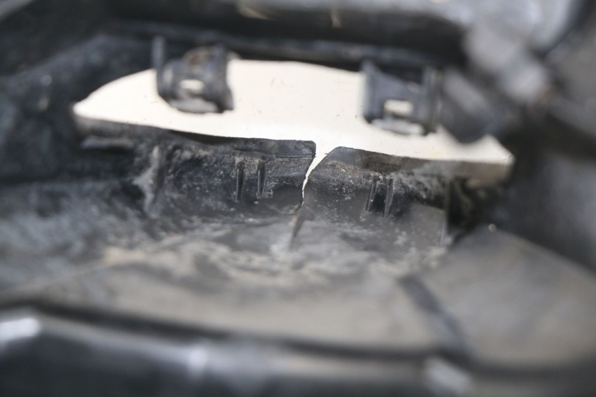 photo de SPRITZSCHUTZ PIAGGIO FLY IE 125 (2012 - 2017) - Zoom auf Gebrauchszustand