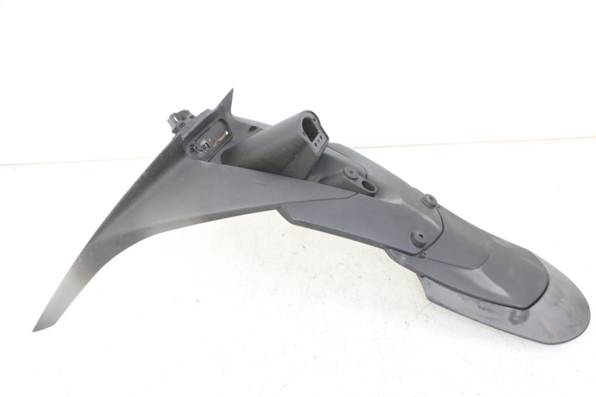 photo de SPRITZSCHUTZ PIAGGIO IE MP3 YOURBAN 300 (2011 - 2016) - Oberflächenzustand und Material