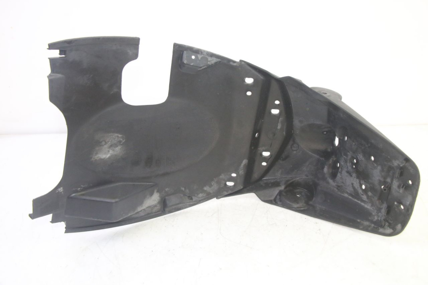 photo de SPRITZSCHUTZ PEUGEOT KISBEE 4T 50 (2018 - 2022) - Kennzeichnungen und Originalreferenzen