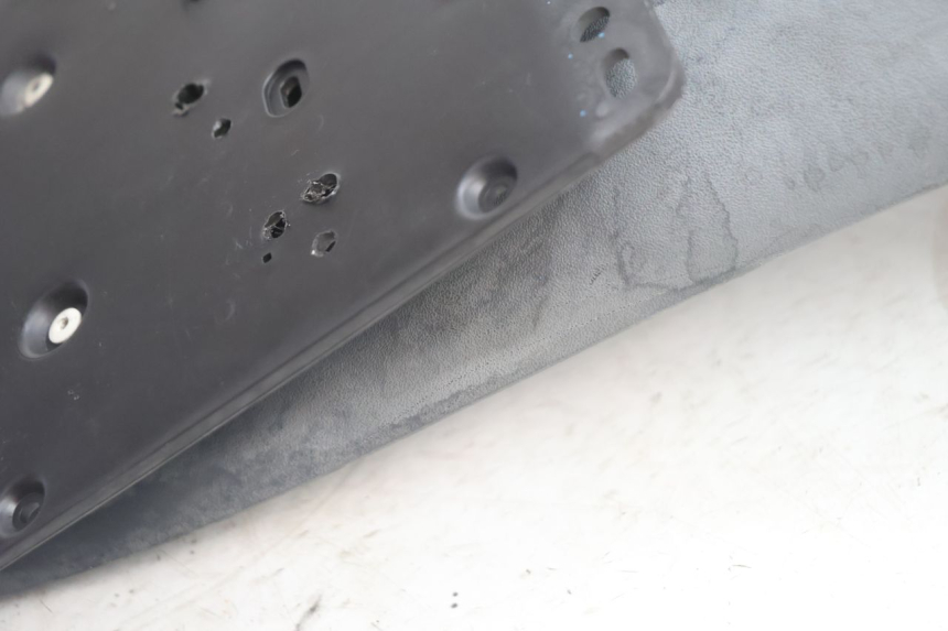 photo de SPRITZSCHUTZ PIAGGIO LIBERTY 125 (1998 - 2008) - Details der Befestigungspunkte