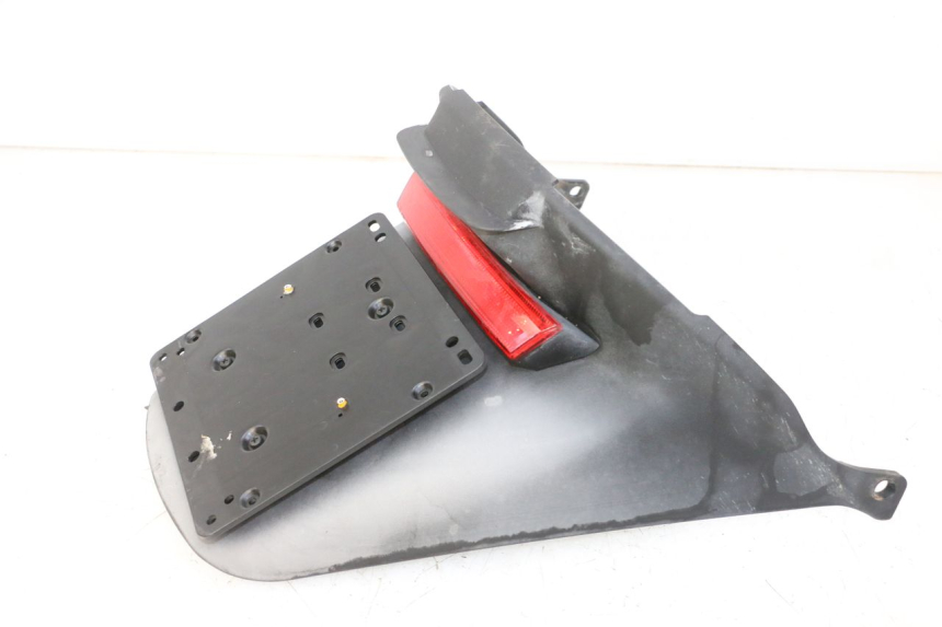 photo de SPRITZSCHUTZ PIAGGIO MP3 RL 250 (2006 - 2010) - Alternative Perspektive