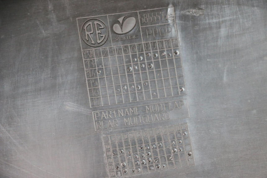 photo de SPRITZSCHUTZ ROYAL ENFIELD CONTINENTAL GT 650 (2019 - 2024) - Detailansicht des Bauteils