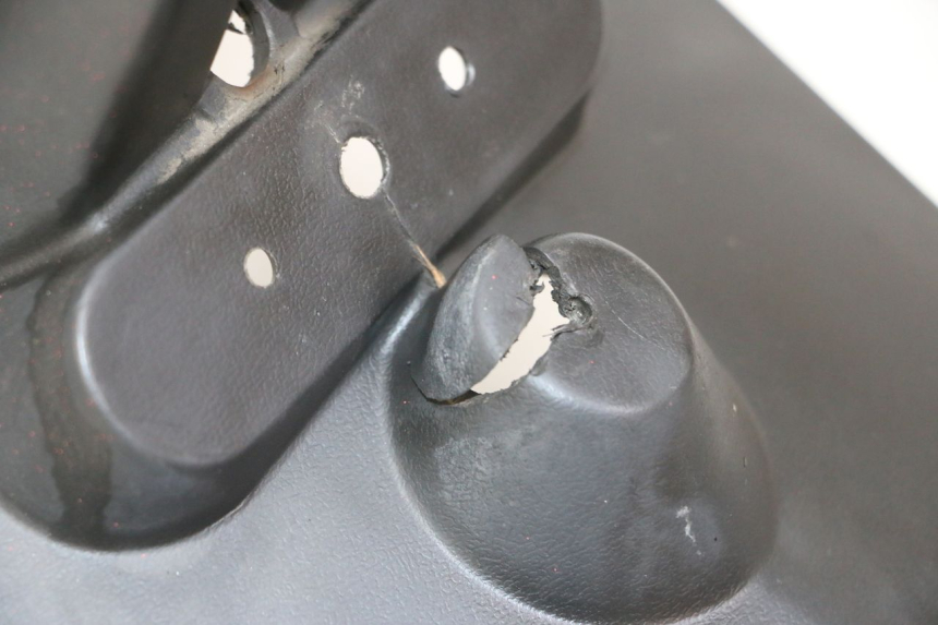 photo de SPRITZSCHUTZ PEUGEOT TWEET PRO CARGO 50 (2018 - 2022) - Details der Befestigungspunkte