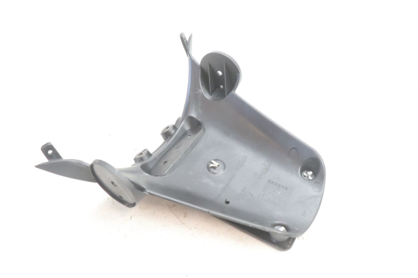 photo de SPRITZSCHUTZ PIAGGIO VESPA PRIMAVERA 2T 50 (2013 - 2018) - Details der Befestigungspunkte