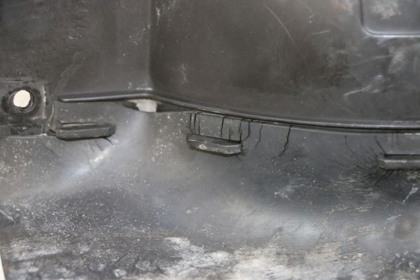 photo de SPRITZSCHUTZ PEUGEOT VIVACITY NEW 4T 50 (2008 - 2017) - Zoom auf Gebrauchszustand