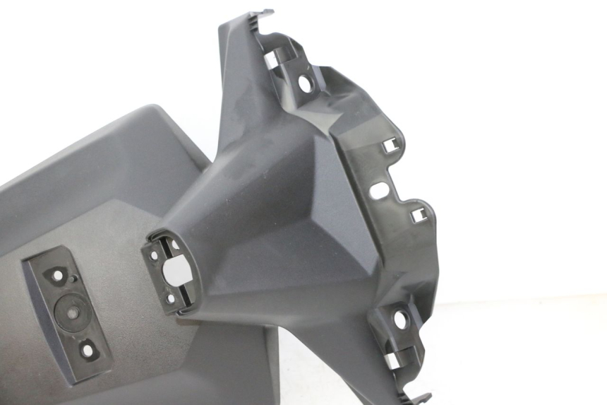 photo de SPRITZSCHUTZ YAMAHA XMAX X-MAX 125 (2021 - 2025) - Details der Befestigungspunkte