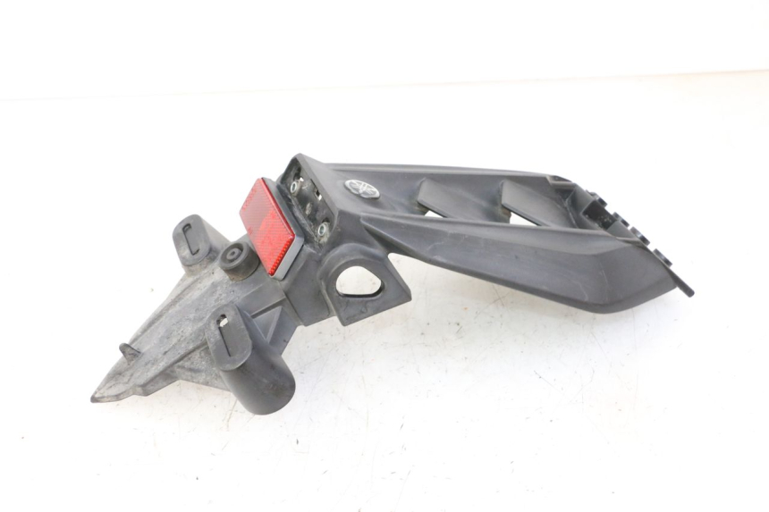 photo de SPRITZSCHUTZ YAMAHA XJ6 ABS 600 (2008 - 2016) - Details der Befestigungspunkte