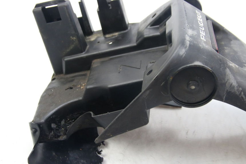 photo de HINTERER KOTFLüGEL PEUGEOT ZENITH 50 (1994 - 1999) - Details der Befestigungspunkte