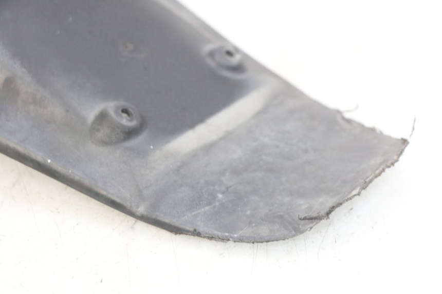 photo de HINTERER KOTFLüGEL PIAGGIO ZIP 2T 50 (2009 - 2019) - Details der Befestigungspunkte