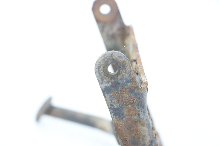 photo de MITTLERER STäNDER YAMAHA CYGNUS X 125 (2004 - 2007) - Details der Befestigungspunkte