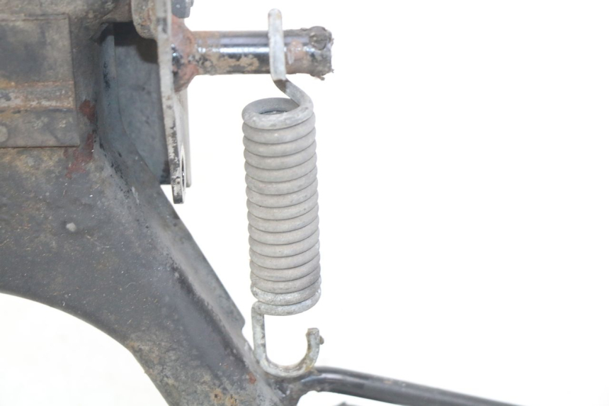 photo de MITTLERER STäNDER PEUGEOT SATELIS 125 (2010 - 2012) - Kennzeichnungen und Originalreferenzen