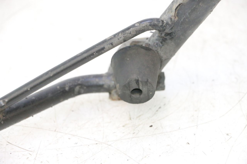 photo de HAUPTSTÄNDER PEUGEOT SATELIS 125 (2013 - 2018) - Details der Befestigungspunkte