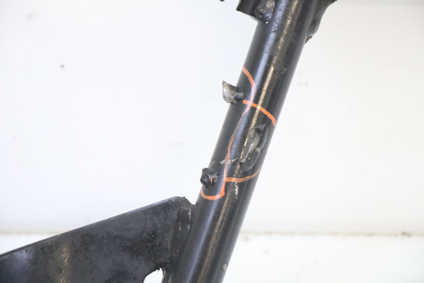 photo de HAUPTSTÄNDER APRILIA SR 2T 50 (2018 - 2022) - Details der Befestigungspunkte