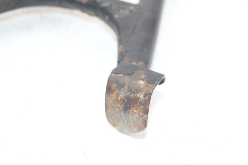 photo de HAUPTSTÄNDER SUZUKI GS F 500 (2004 - 2007) - Details der Befestigungspunkte