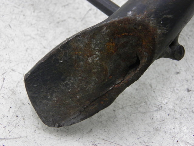 photo de SEITENSTÄNDER PIAGGIO X9 250 (2000 - 2002) - Details der Befestigungspunkte