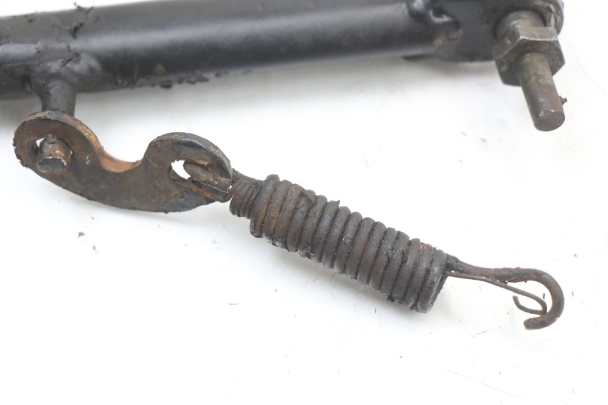 photo de SEITENSTÄNDER SYM XS 125 (2007 - 2016) - Details der Befestigungspunkte