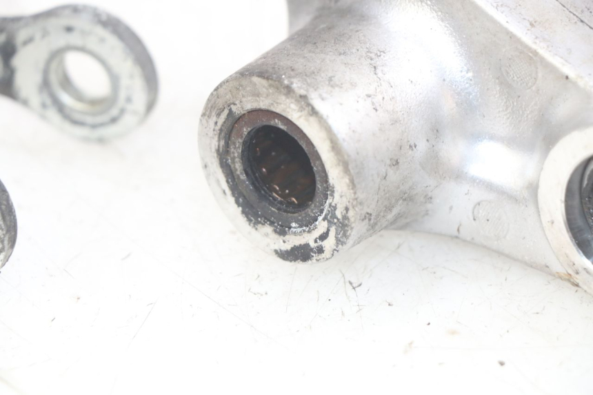 photo de STOßDäMPFERSTREBE YAMAHA FZS FAZER 600 (1998 - 2001) - Details der Befestigungspunkte