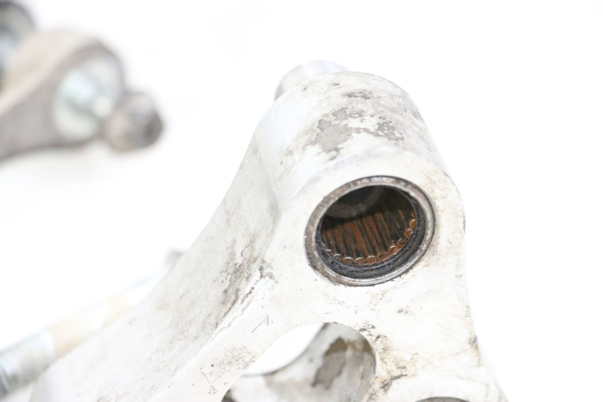 photo de UMLENKHEBEL SUZUKI GSR 750 (2011 - 2017) - Details der Befestigungspunkte