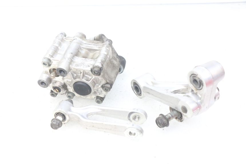 photo de STOßDäMPFERSTREBE SUZUKI TLS TL S 1000 (1997 - 2001) - Details der Befestigungspunkte