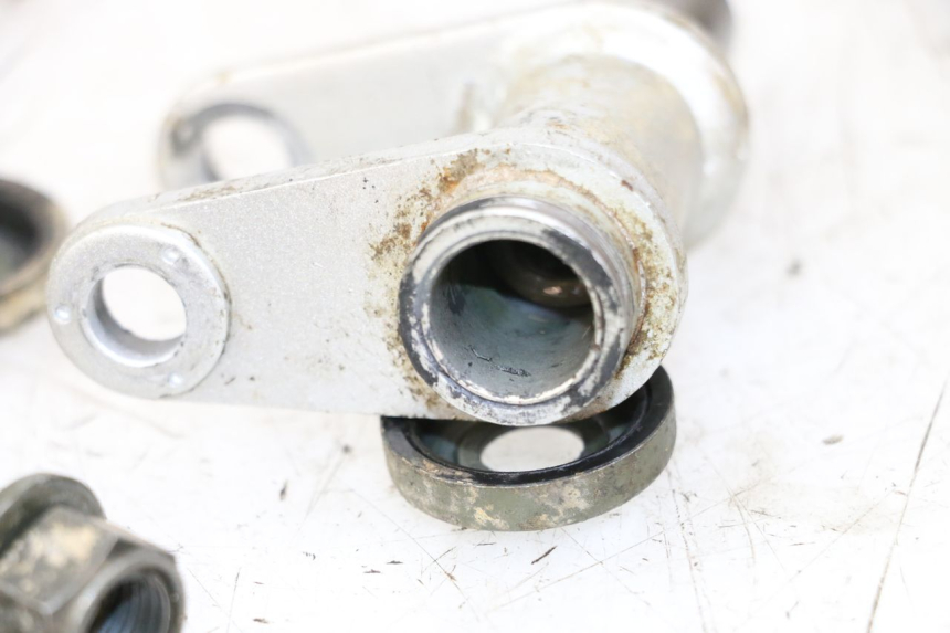 photo de STOßDäMPFERSTREBE YAMAHA TTR 125 (2000 - 2020) - Kennzeichnungen und Originalreferenzen