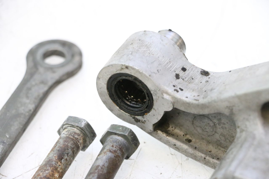 photo de UMLENKHEBEL YAMAHA YZF R GENESIS 750 (1993 - 1998) - Oberflächenzustand und Material
