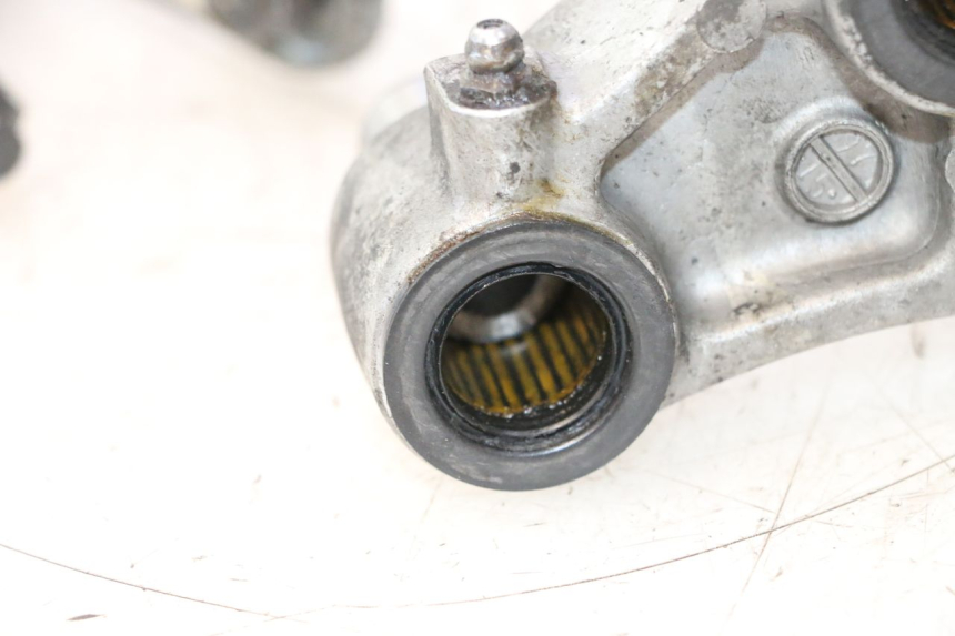 photo de STOßDäMPFERSTREBE KAWASAKI ZZR 600 (1995 - 2004) - Oberflächenzustand und Material