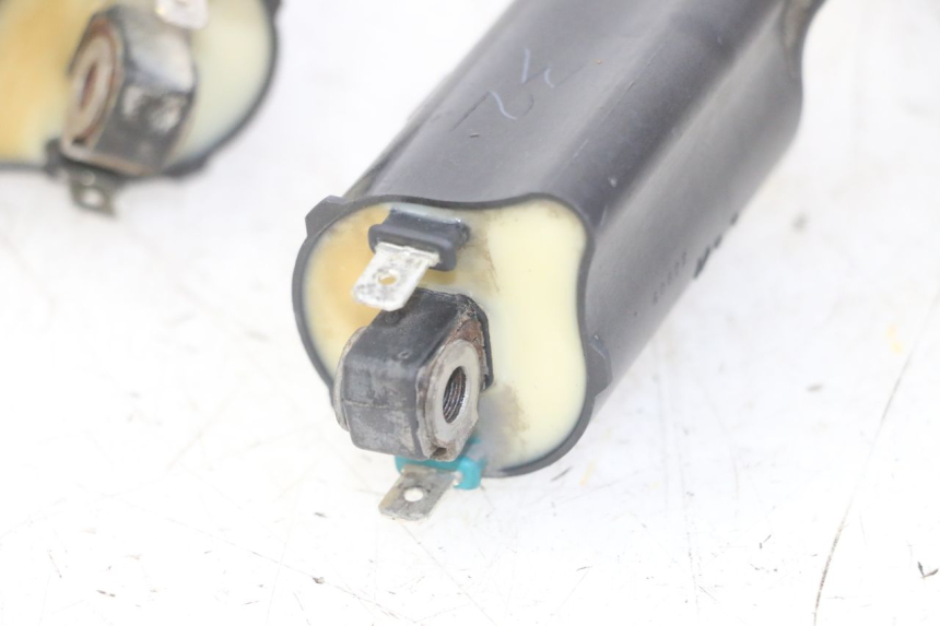 photo de ZüNDSPULE HONDA CBF 500 (2004 - 2007) - Details der Befestigungspunkte