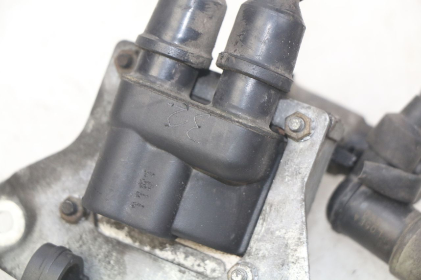 photo de ZüNDSPULE GILERA GP 800 (2007 - 2013) - Details der Befestigungspunkte