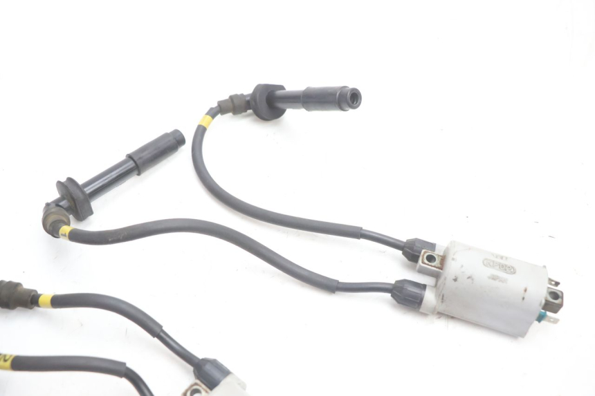 photo de ZÜNDSPULE KAWASAKI GPX F ZX750F 750 (1986 - 1990) - Technische Nahaufnahme