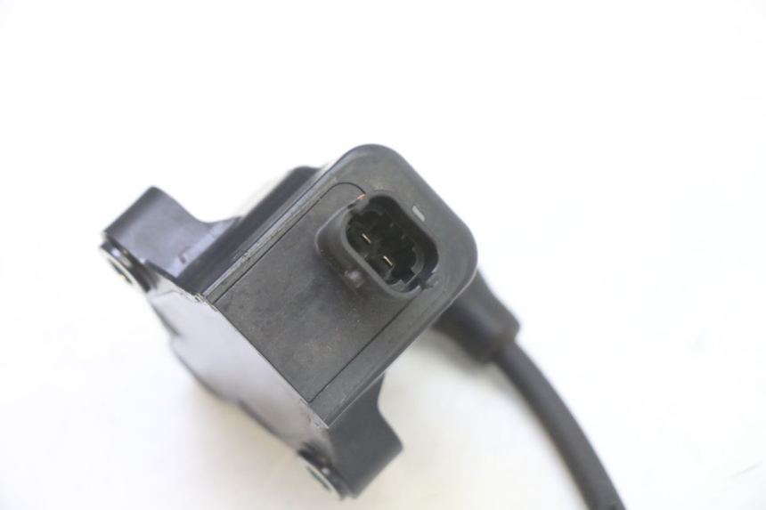 photo de ZÜNDSPULE PIAGGIO MP3 HPE 310 (2024 - 2025) - Details der Befestigungspunkte