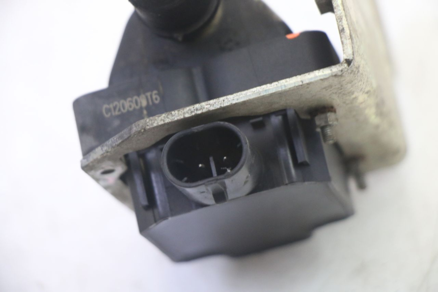 photo de ZüNDSPULE PIAGGIO MP3 RL 250 (2006 - 2010) - Details der Befestigungspunkte