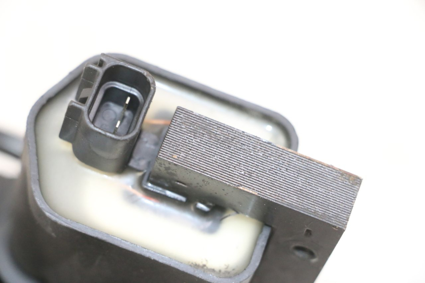 photo de ZÜNDSPULE PEUGEOT SATELIS COMPRESSOR K15 125 (2006 - 2009) - Detailansicht des Bauteils