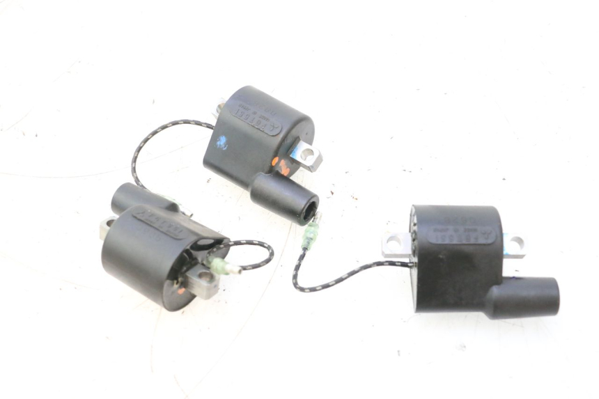 photo de ZÜNDSPULE YAMAHA WAVE RUNNER GP R 1200 (2000 - 2003) - Technische Nahaufnahme