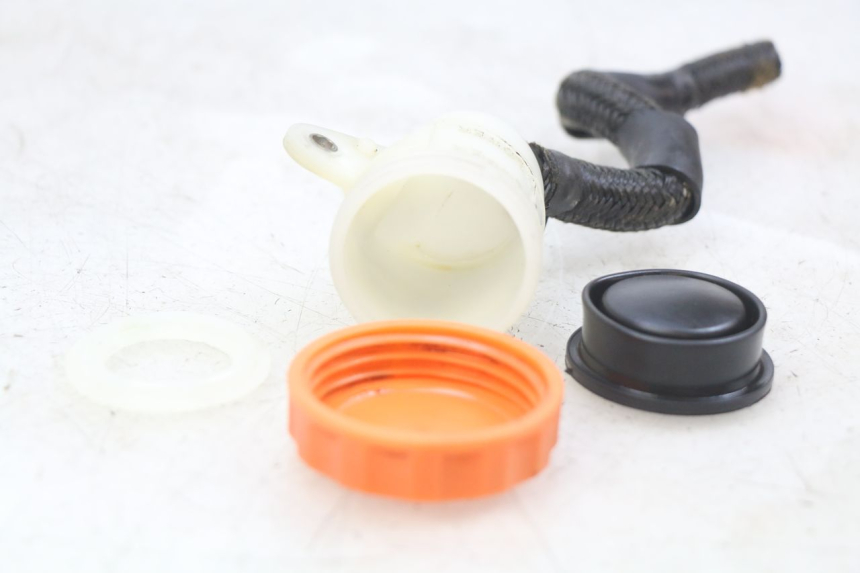 photo de BREMSFLÜSSIGKEITSGLAS HONDA CBR F SC21 1000 (1986 - 1992) - Alternative Perspektive