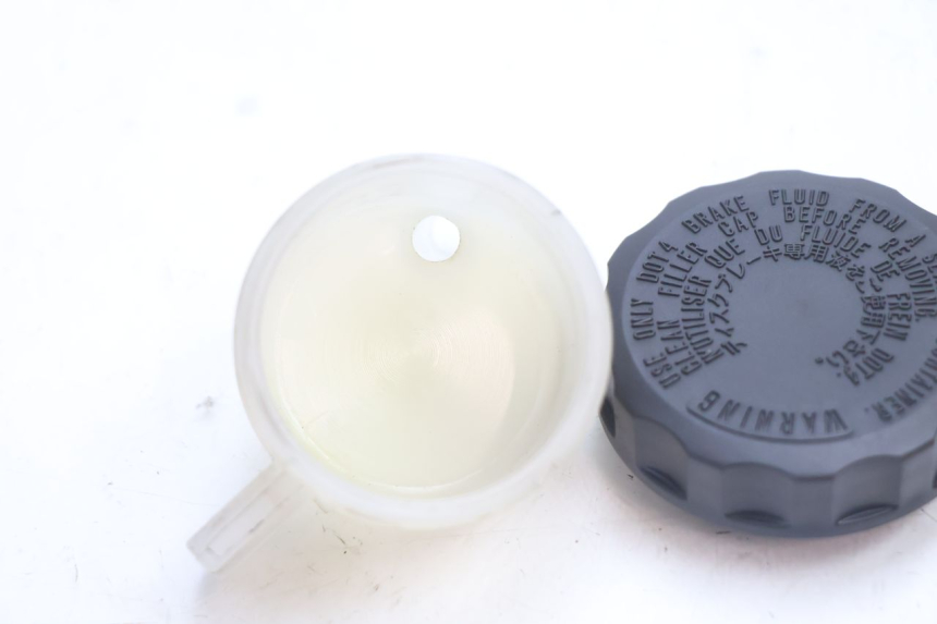 photo de BREMSFLÜSSIGKEITSGLAS KAWASAKI ER-6 ER6 N 650 (2005 - 2009) - Alternative Perspektive