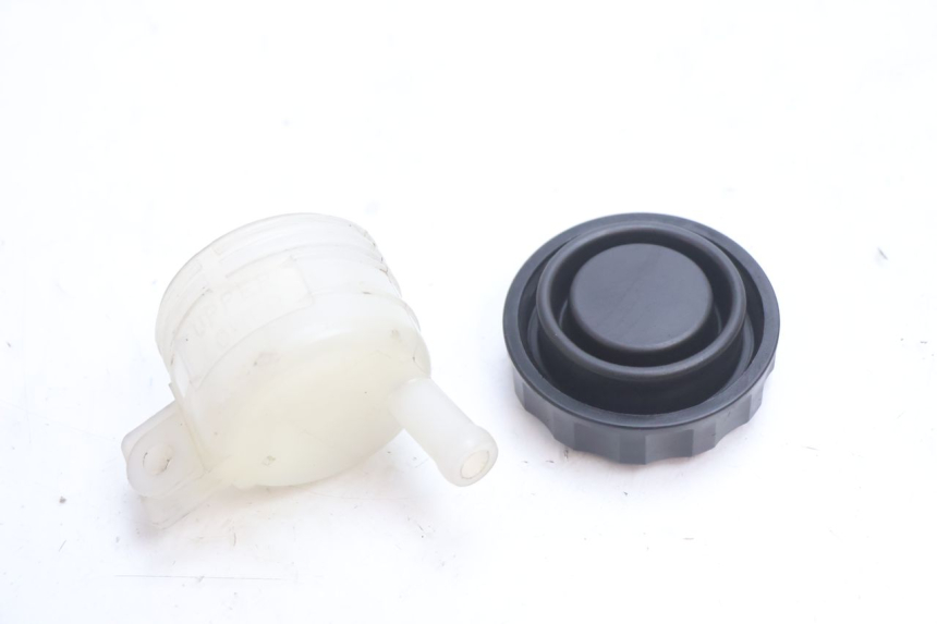photo de BREMSFLÜSSIGKEITSGLAS KAWASAKI ER-6 ER6 N 650 (2005 - 2009) - Technische Nahaufnahme
