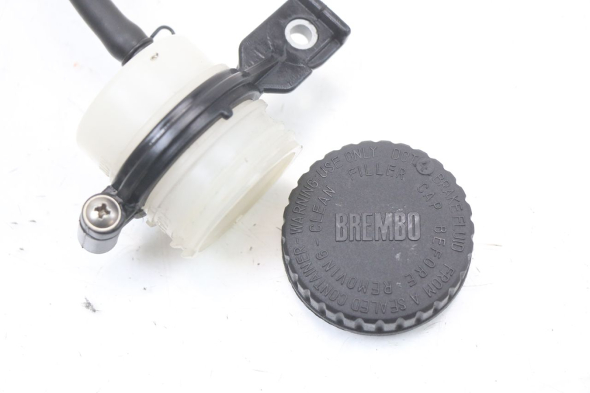 photo de BREMSFLÜSSIGKEITSGLAS MOTO GUZZI NORGE 8V GT 1200 (2011 - 2016) - Details der Befestigungspunkte