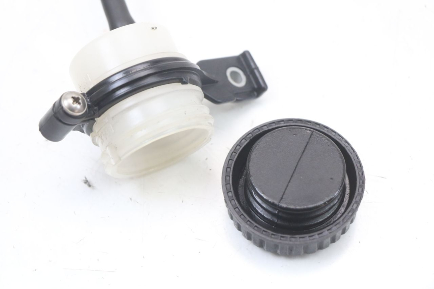 photo de BREMSFLÜSSIGKEITSGLAS MOTO GUZZI NORGE 8V GT 1200 (2011 - 2016) - Oberflächenzustand und Material