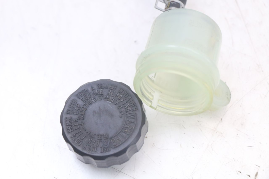 photo de BREMSFLÜSSIGKEITSBEHÄLTER YAMAHA TDM ABS 900 (2002 - 2014) - Technische Nahaufnahme