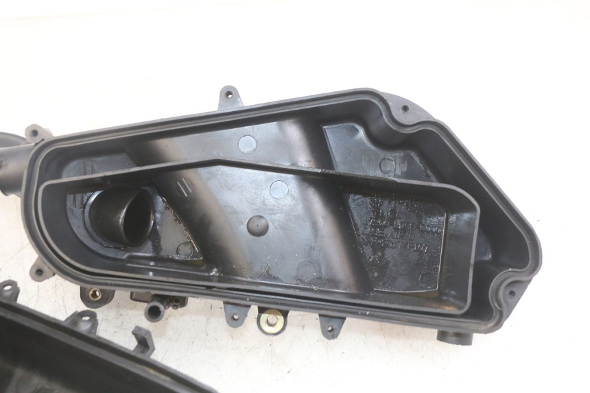 photo de LUFTFILTERKASTEN KYMCO AGILITY 4T 50 (2005 - 2018) - Oberflächenzustand und Material