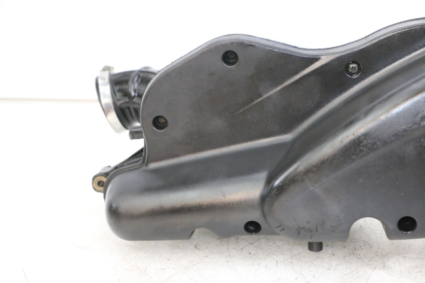 photo de LUFTFILTERKASTEN PIAGGIO BEVERLY 125 (1998 - 2005) - Oberflächenzustand und Material