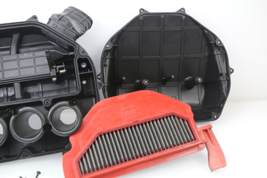 photo de LUFTFILTERKASTEN HONDA CBR 929 RR FIREBLADE 900 (2000 - 2001) - Detailansicht des Bauteils