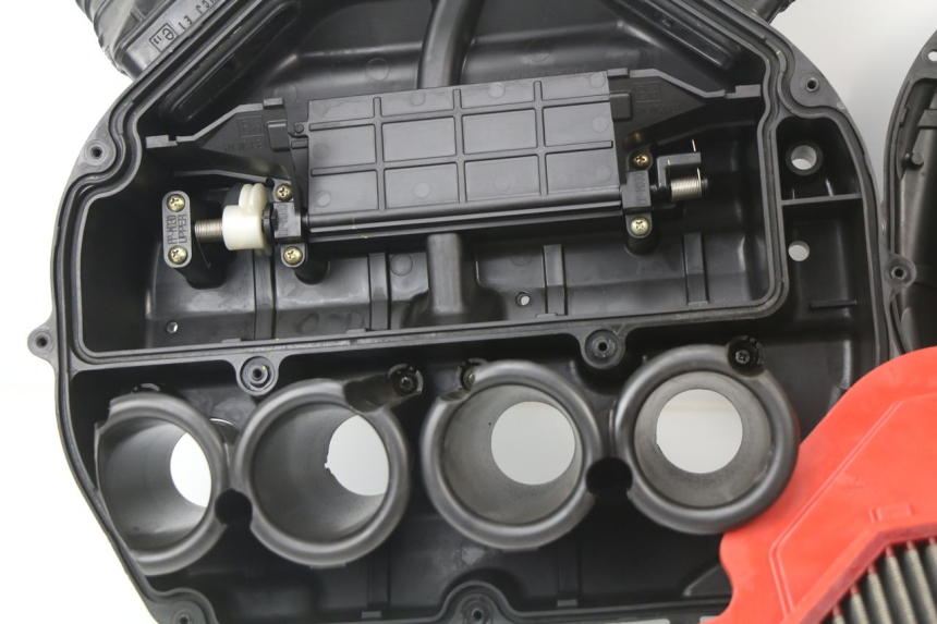 photo de LUFTFILTERKASTEN HONDA CBR 929 RR FIREBLADE 900 (2000 - 2001) - Zoom auf Gebrauchszustand