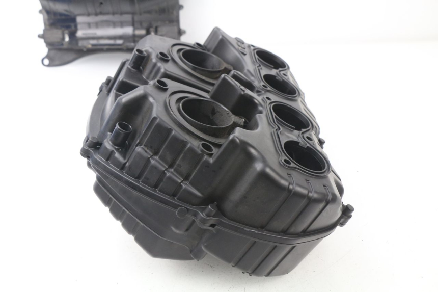 photo de LUFTFILTERKASTEN HONDA CBR RR FIREBLADE 1000 (2006 - 2007) - Detailansicht des Bauteils