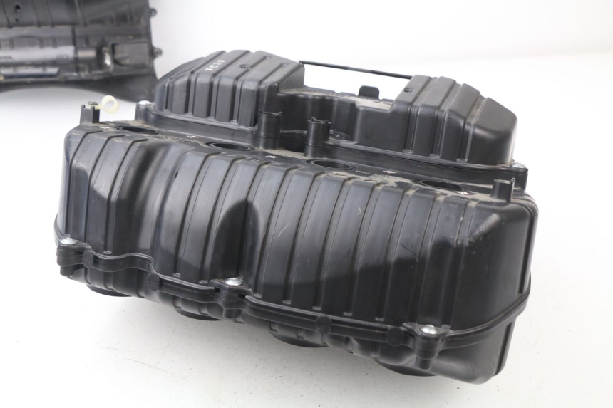 photo de LUFTFILTERKASTEN HONDA CBR RR FIREBLADE 1000 (2006 - 2007) - Alternative Perspektive